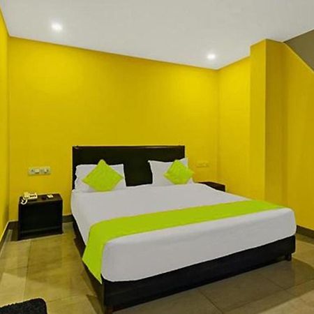 Fabexpress 29 Beach House, Morjim Beach Buitenkant foto