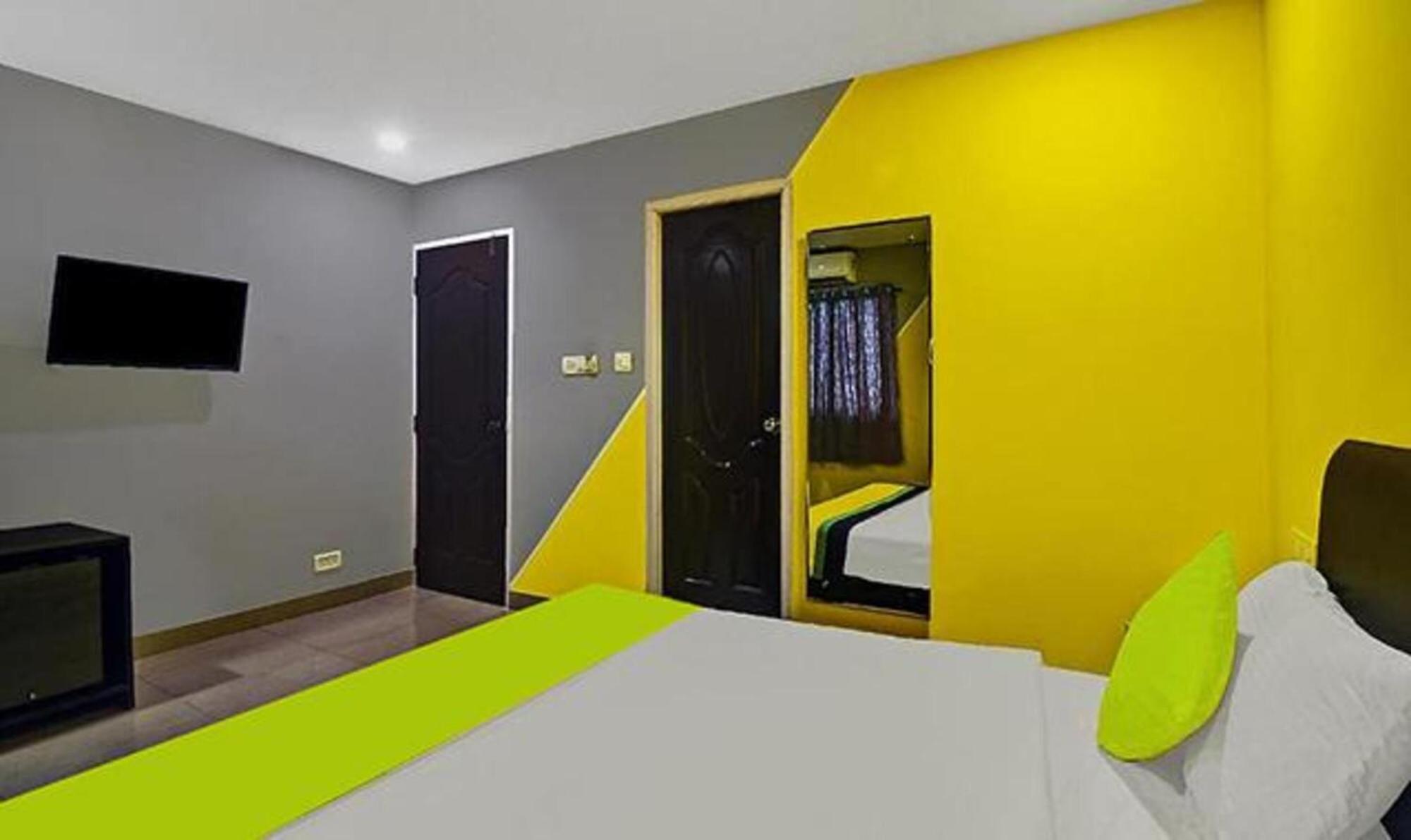 Fabexpress 29 Beach House, Morjim Beach Buitenkant foto