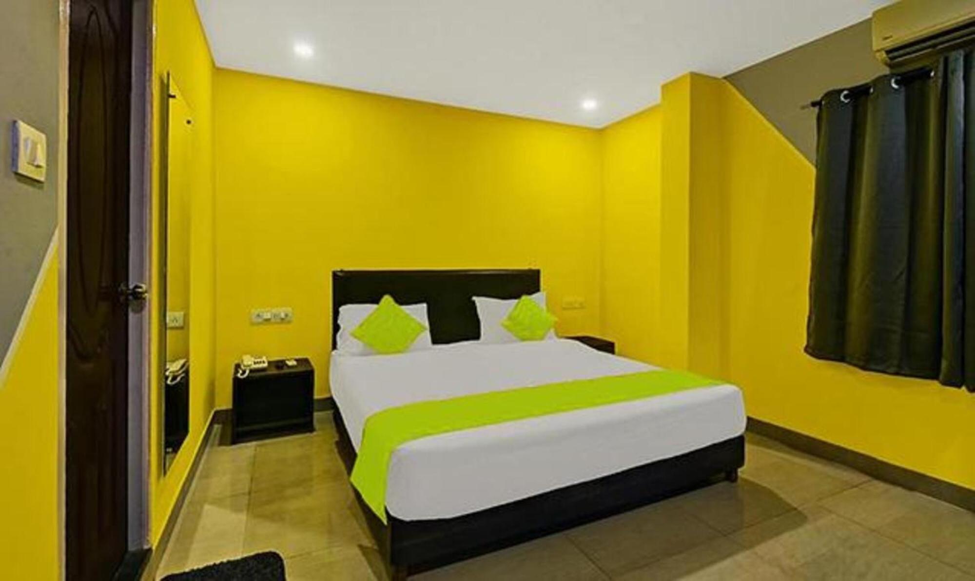 Fabexpress 29 Beach House, Morjim Beach Buitenkant foto
