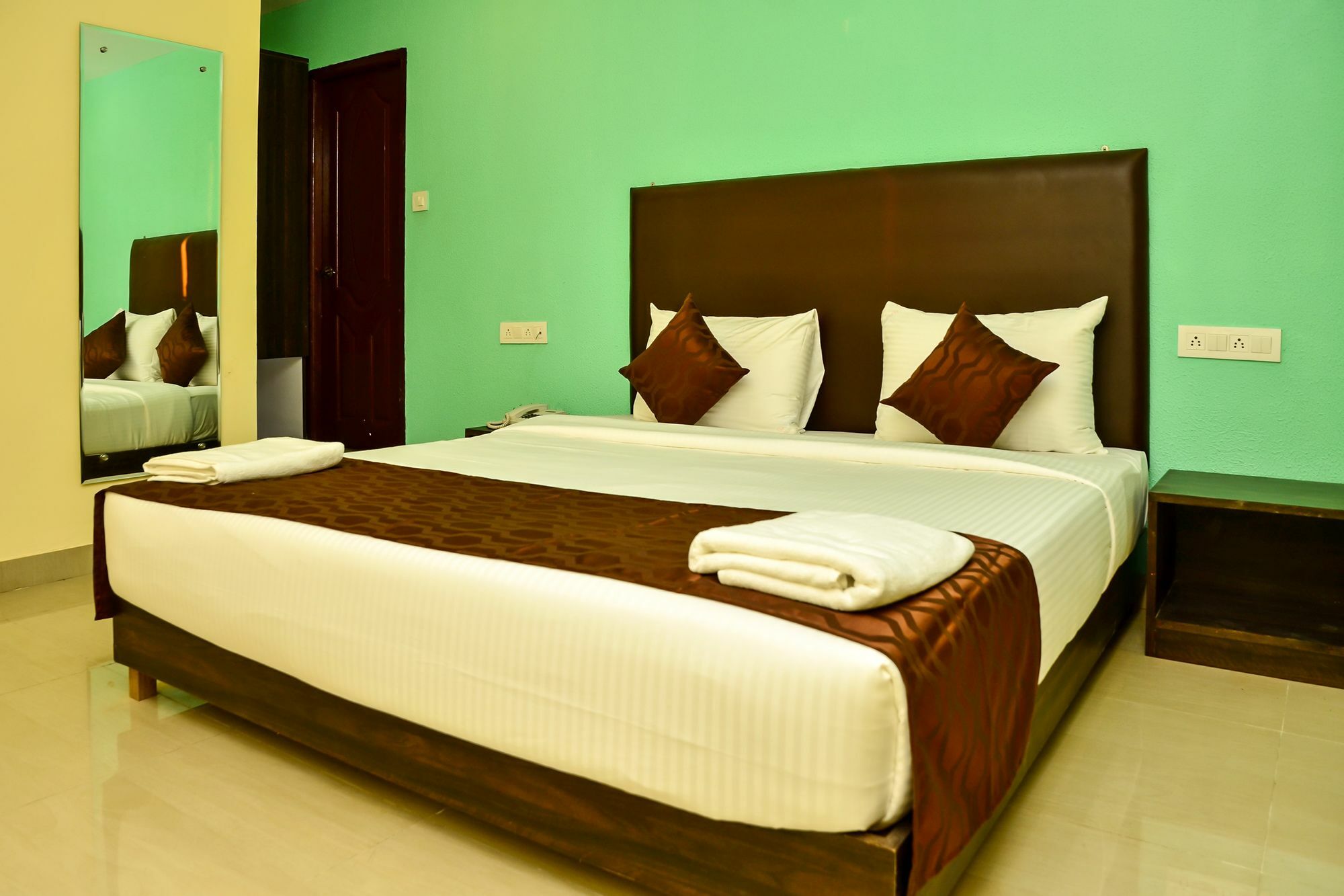 Fabexpress 29 Beach House, Morjim Beach Buitenkant foto